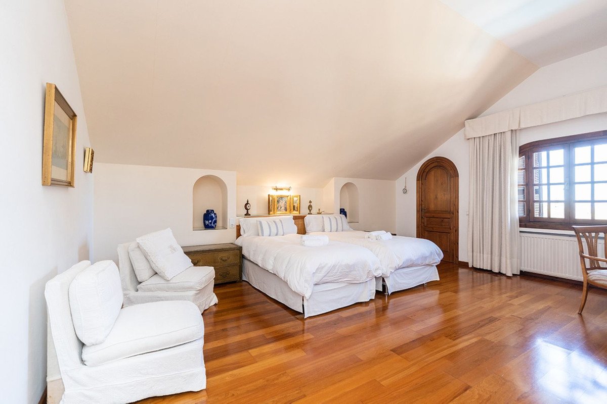 7 Bed Detached Villa in Marbella