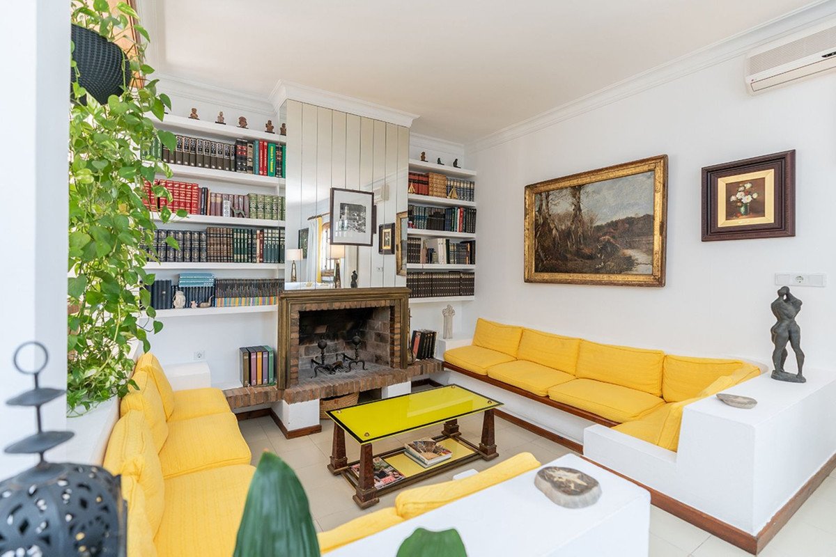 7 Bed Detached Villa in Marbella