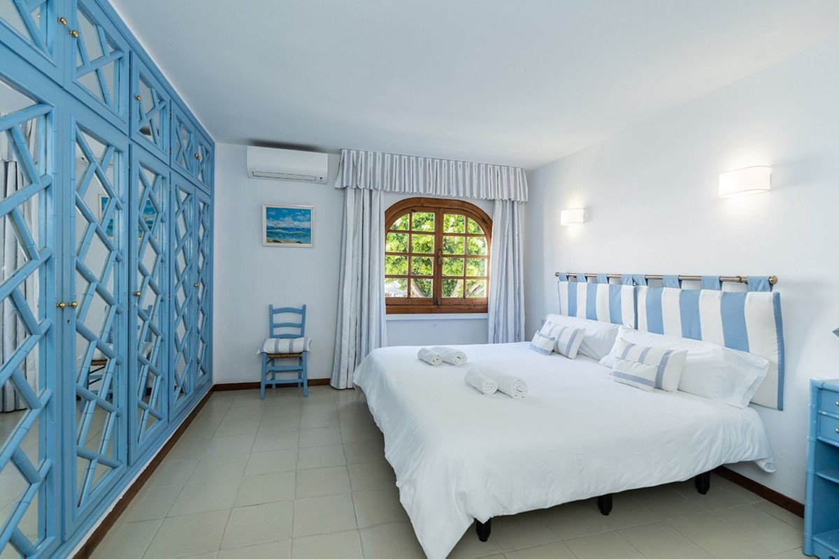 7 Bed Detached Villa in Marbella