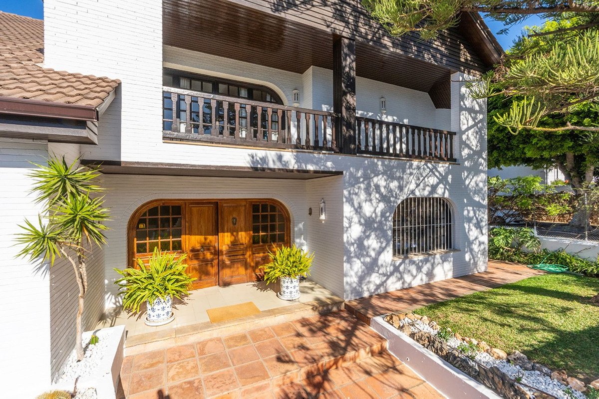 7 Bed Detached Villa in Marbella