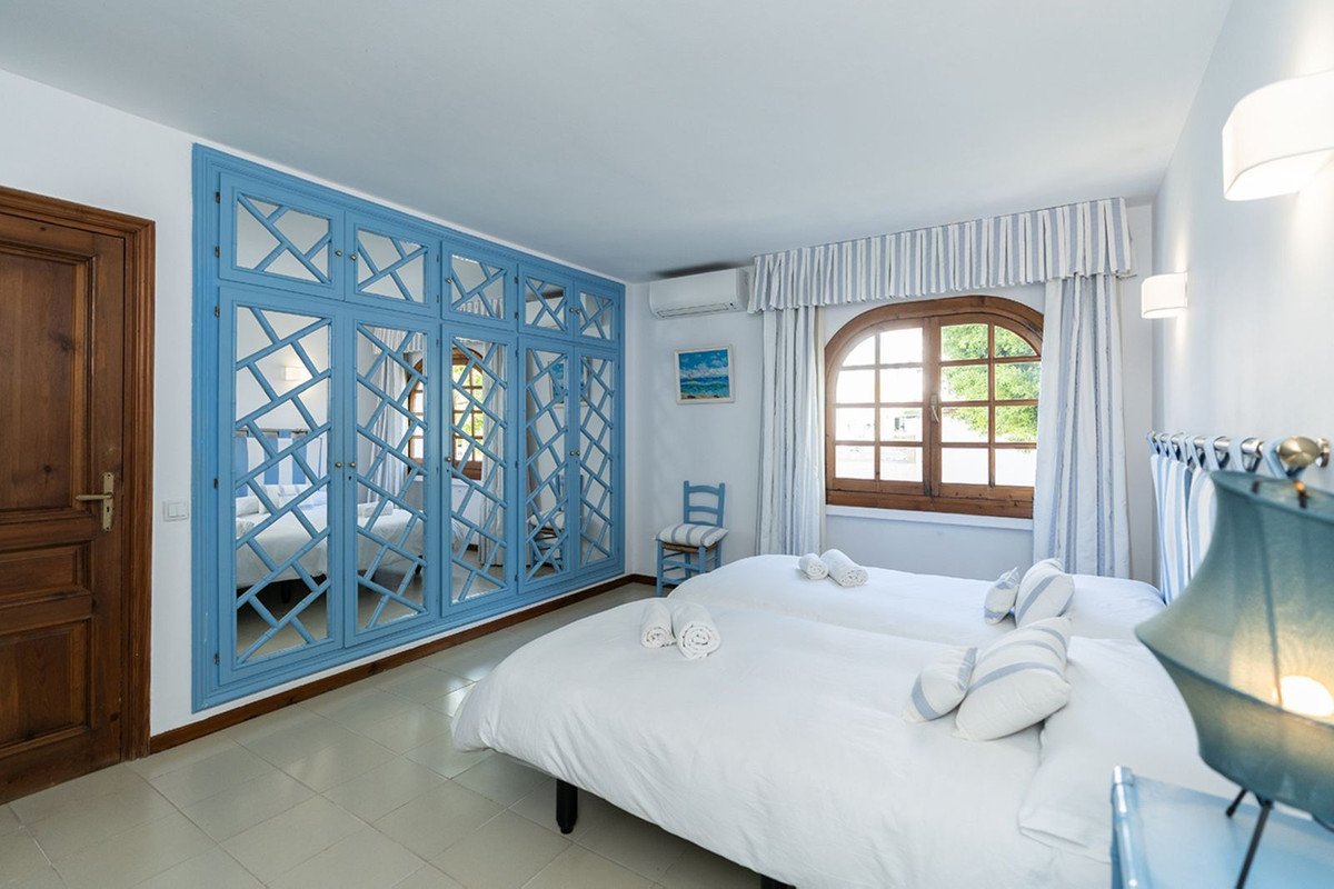 7 Bed Detached Villa in Marbella