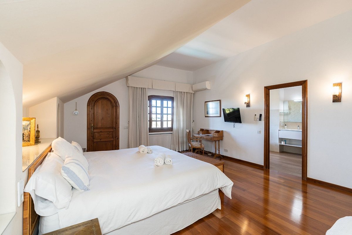 7 Bed Detached Villa in Marbella