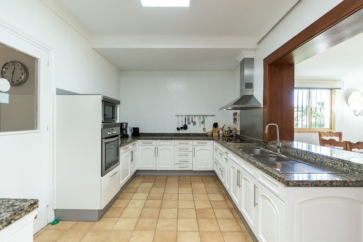 7 Bed Detached Villa in Marbella