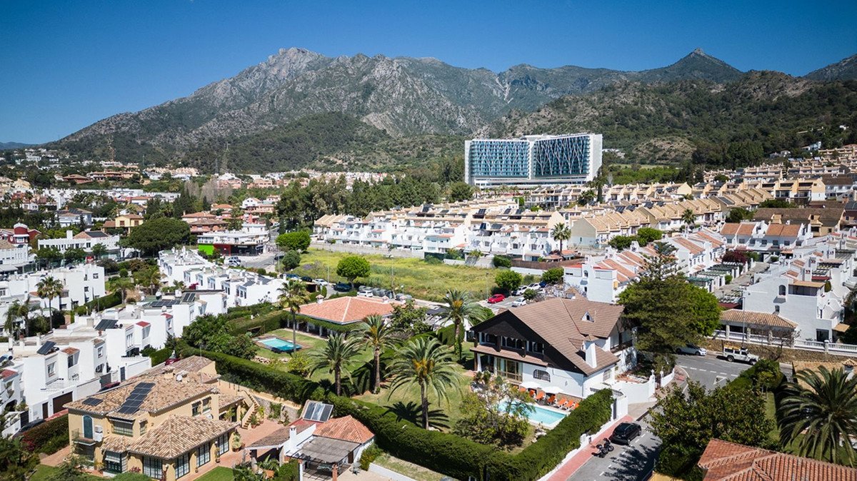 7 Bed Detached Villa in Marbella