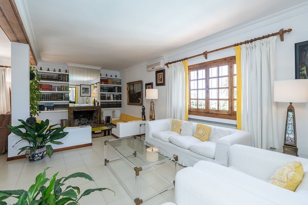 7 Bed Detached Villa in Marbella