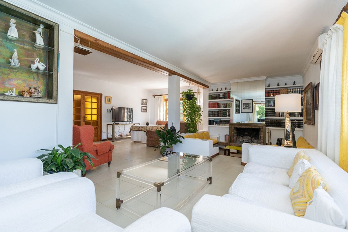 7 Bed Detached Villa in Marbella