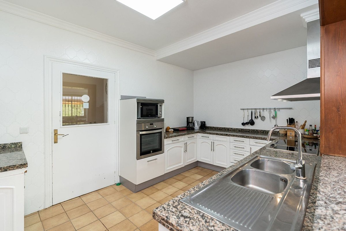 7 Bed Detached Villa in Marbella