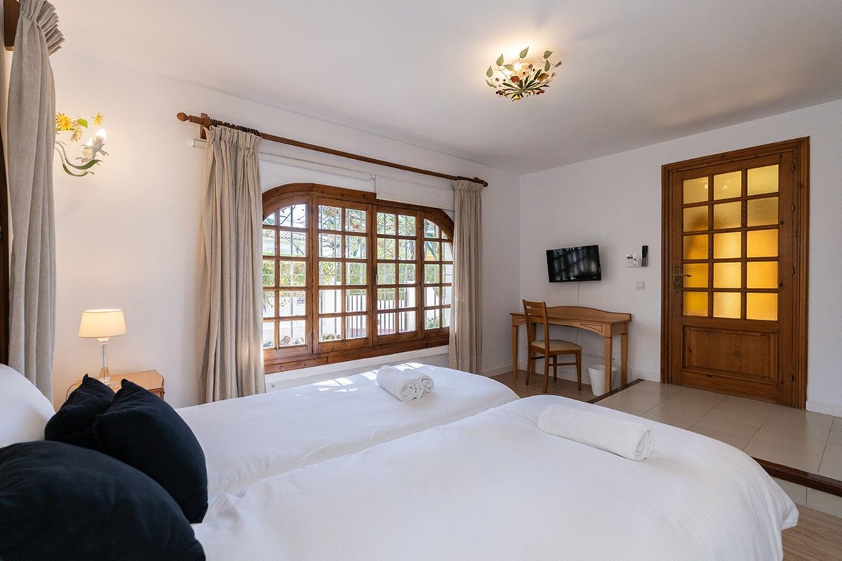 7 Bed Detached Villa in Marbella