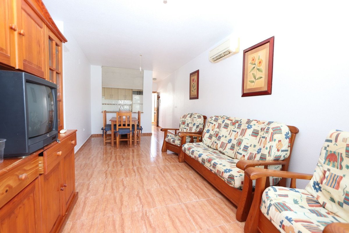 2 Bed Middle Floor Apartment in Los Alcazares