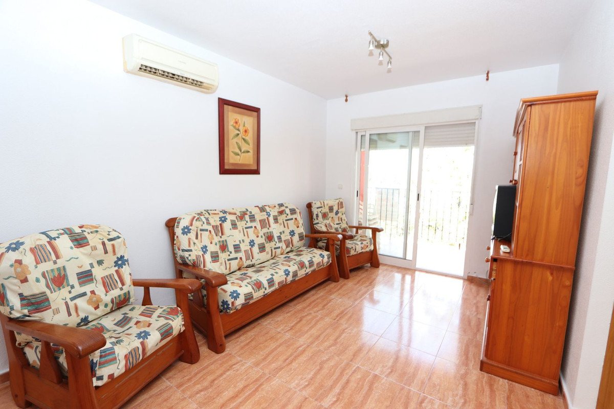 2 Bed Middle Floor Apartment in Los Alcazares