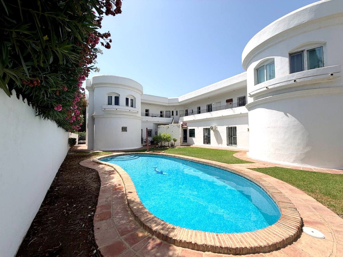 1 Bed Ground Floor Apartment in El Paraiso