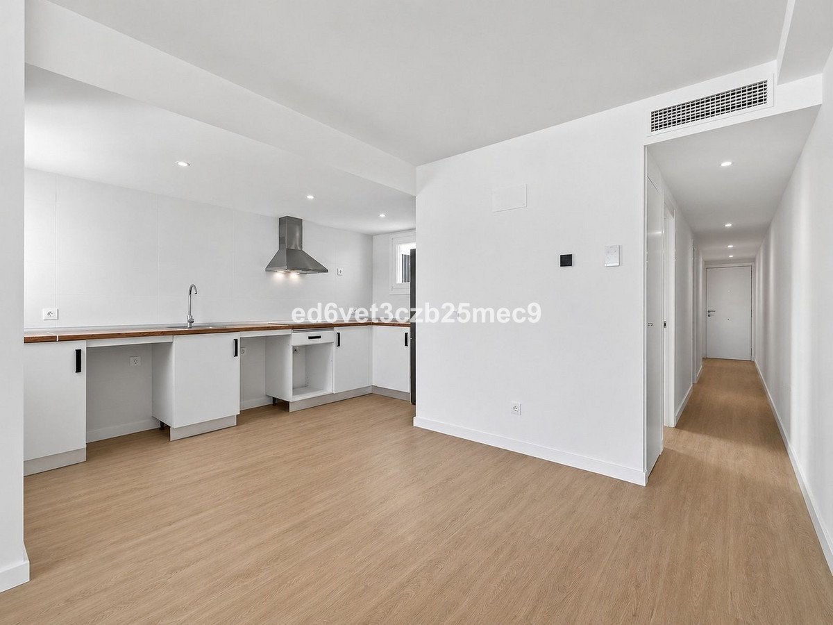 2 Bed Middle Floor Apartment in Fuengirola