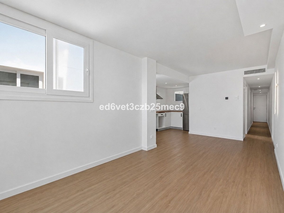 2 Bed Middle Floor Apartment in Fuengirola