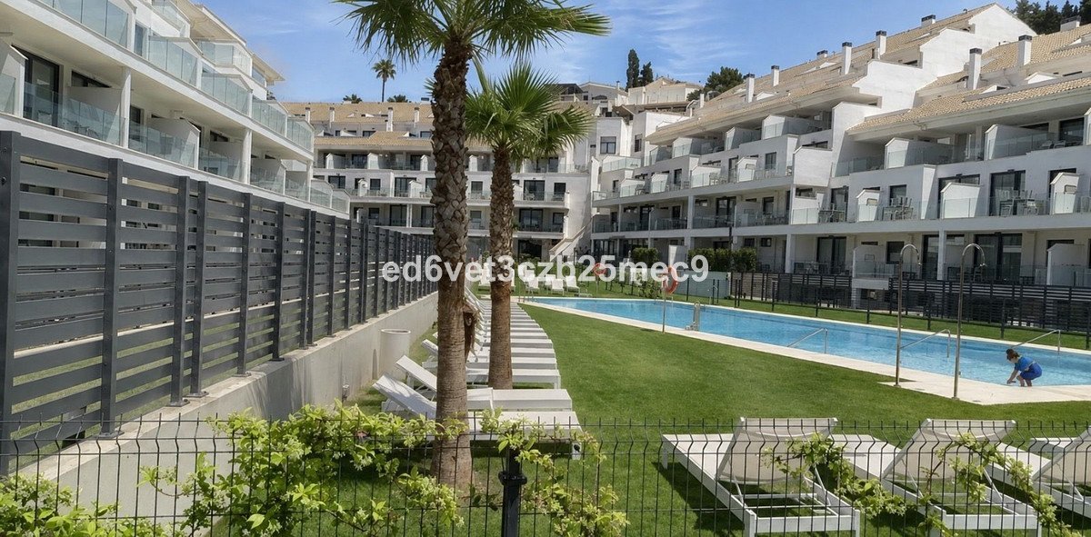 2 Bed Middle Floor Apartment in Fuengirola