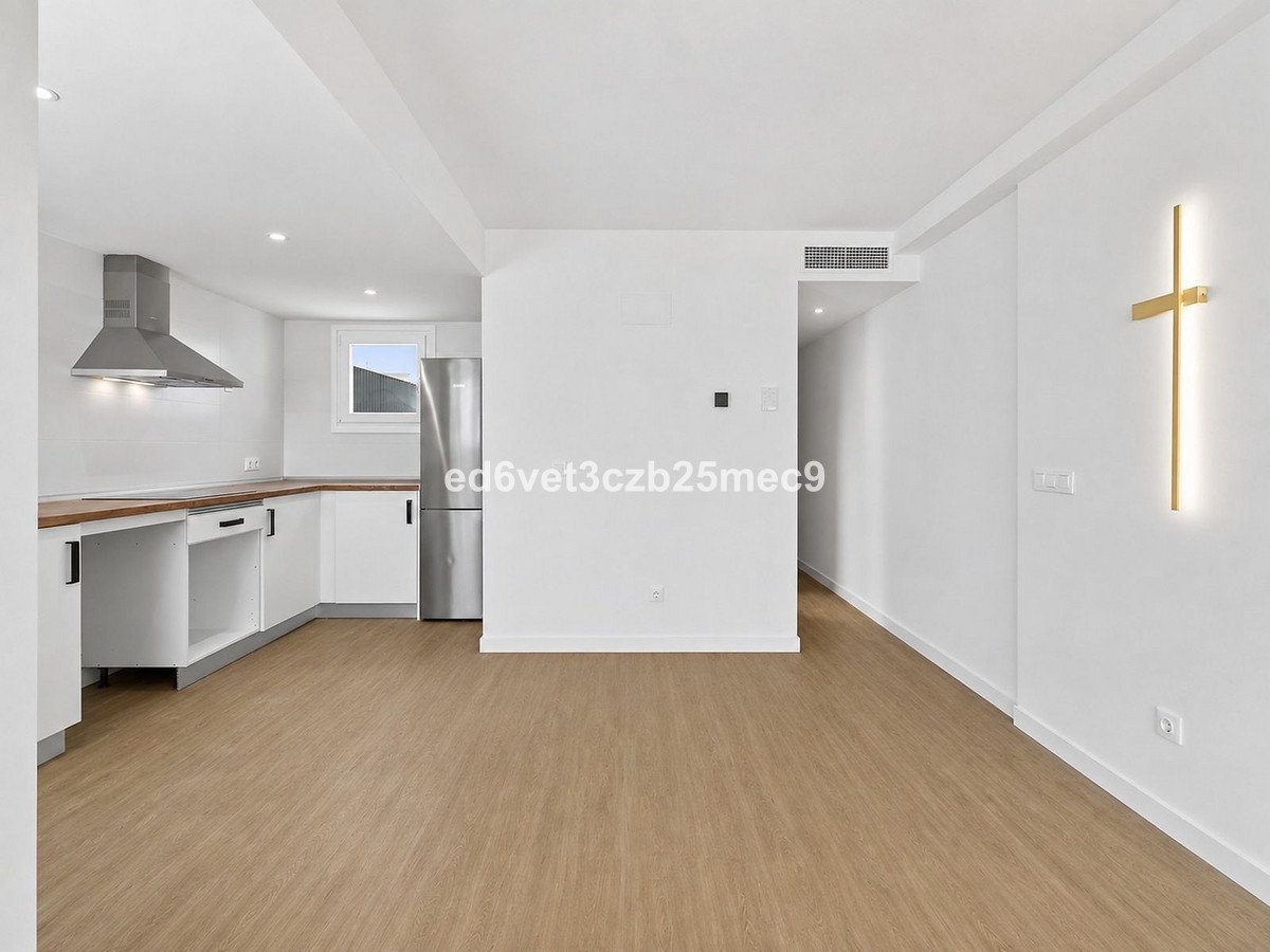 2 Bed Middle Floor Apartment in Fuengirola