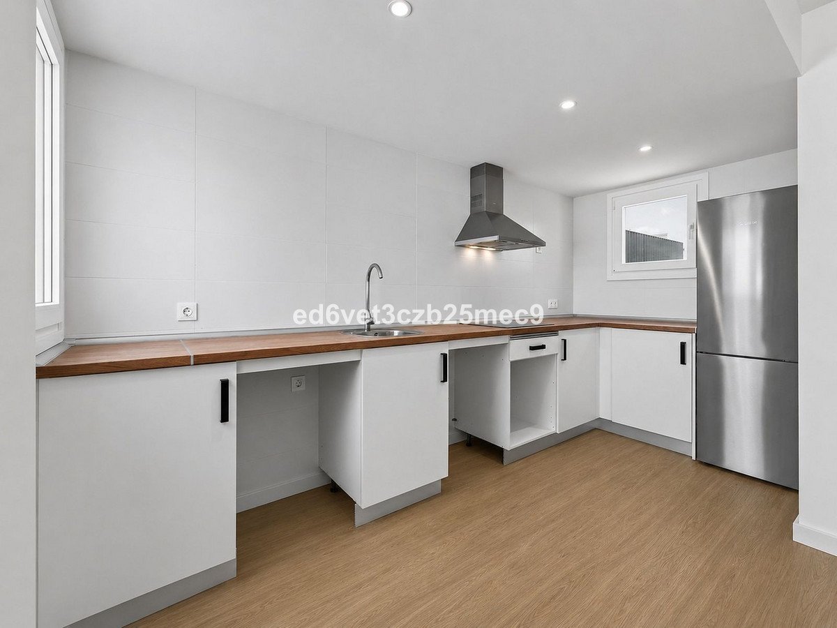 2 Bed Middle Floor Apartment in Fuengirola