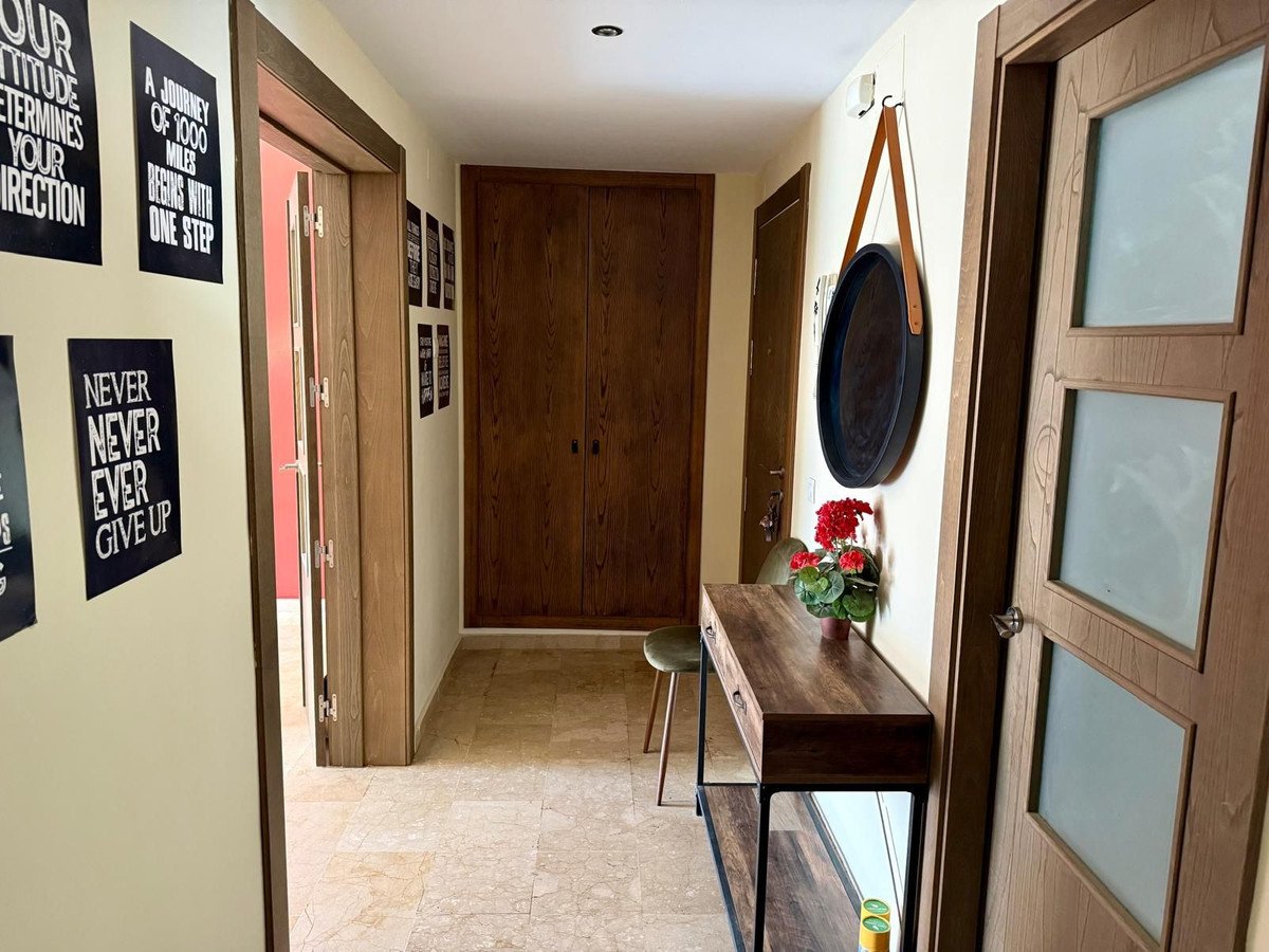 2 Bed Middle Floor Apartment in Calahonda