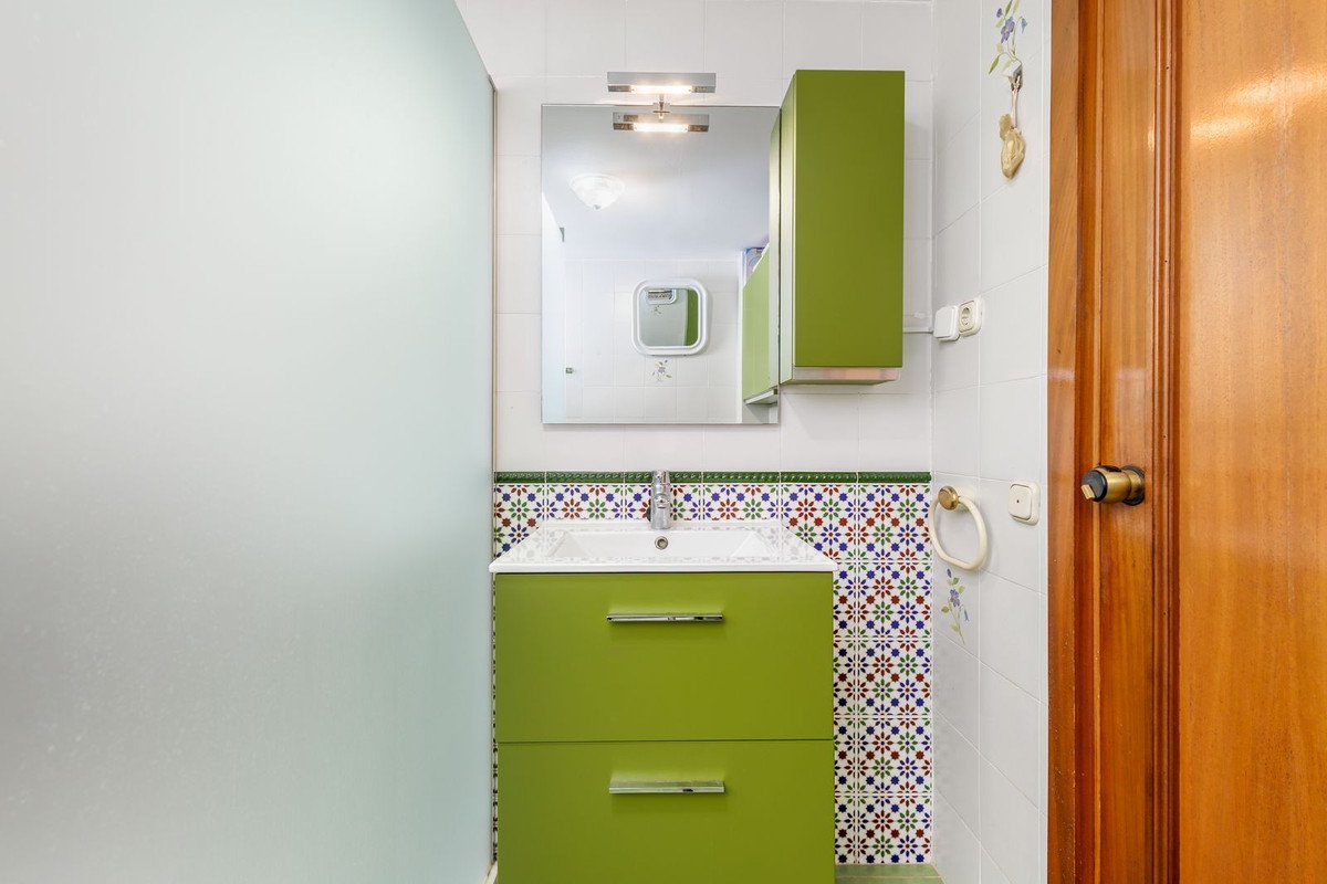 2 Bed Middle Floor Apartment in Fuengirola