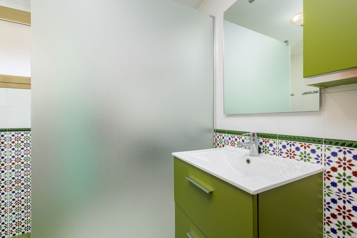 2 Bed Middle Floor Apartment in Fuengirola