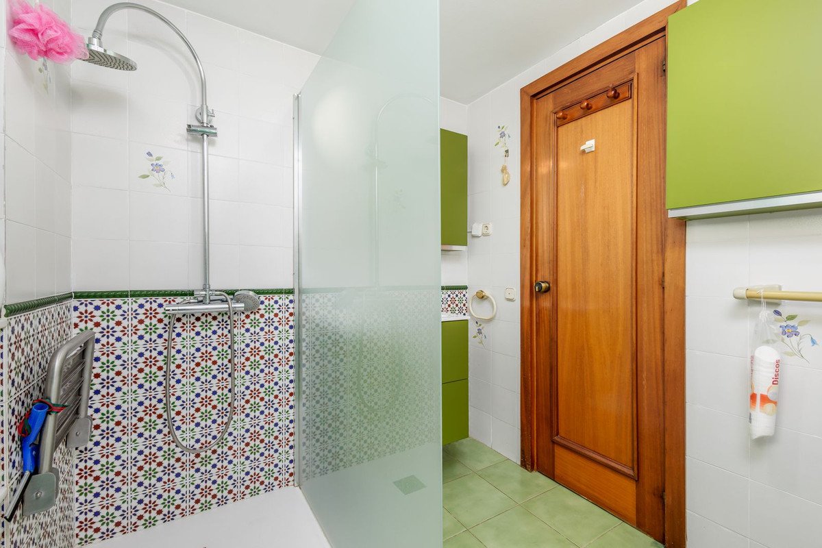 2 Bed Middle Floor Apartment in Fuengirola
