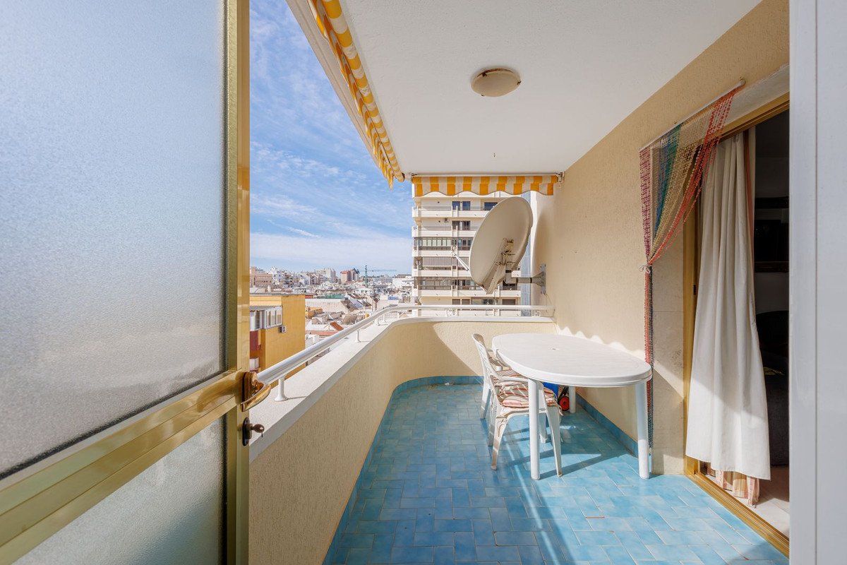 2 Bed Middle Floor Apartment in Fuengirola