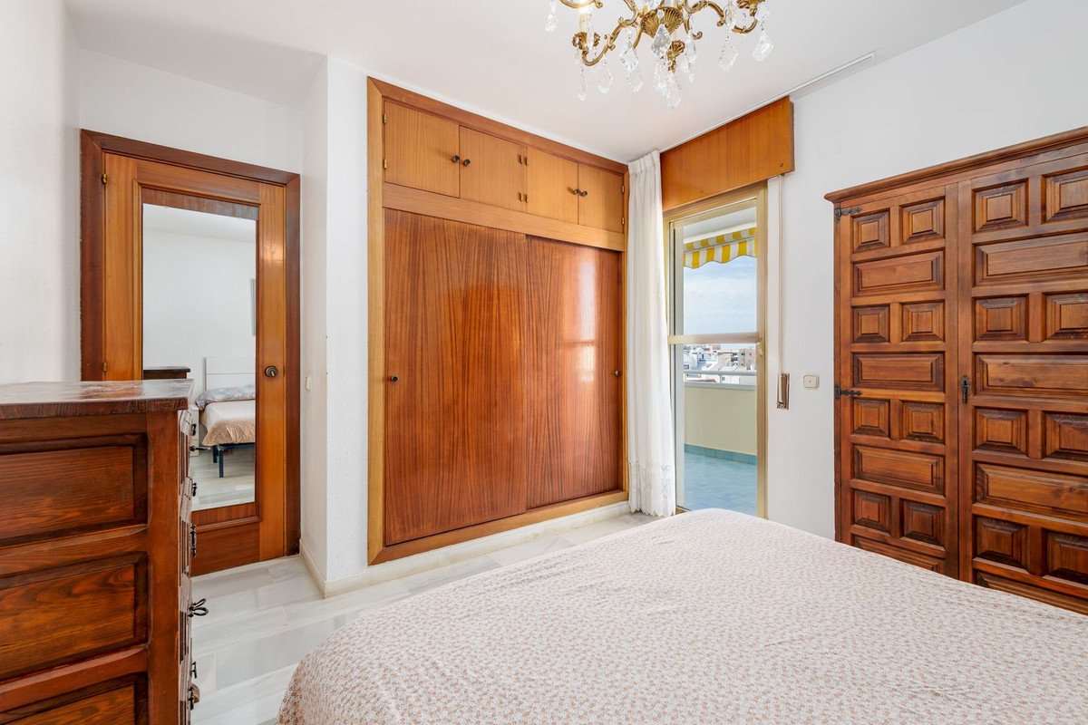 2 Bed Middle Floor Apartment in Fuengirola