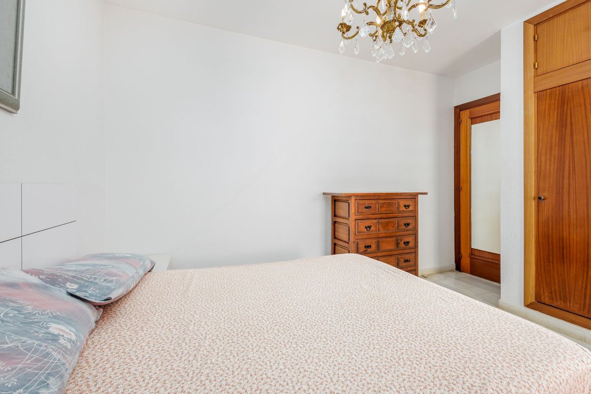 2 Bed Middle Floor Apartment in Fuengirola