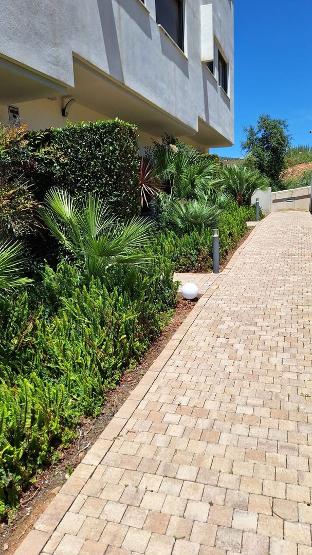 4 Bed Semi-Detached House in Manilva