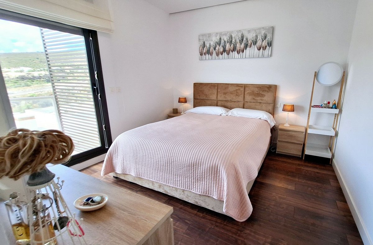 4 Bed Semi-Detached House in Manilva