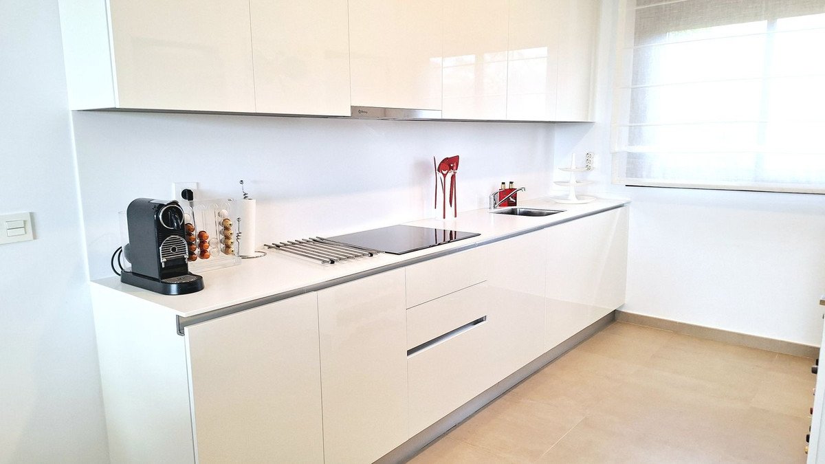 4 Bed Semi-Detached House in Manilva