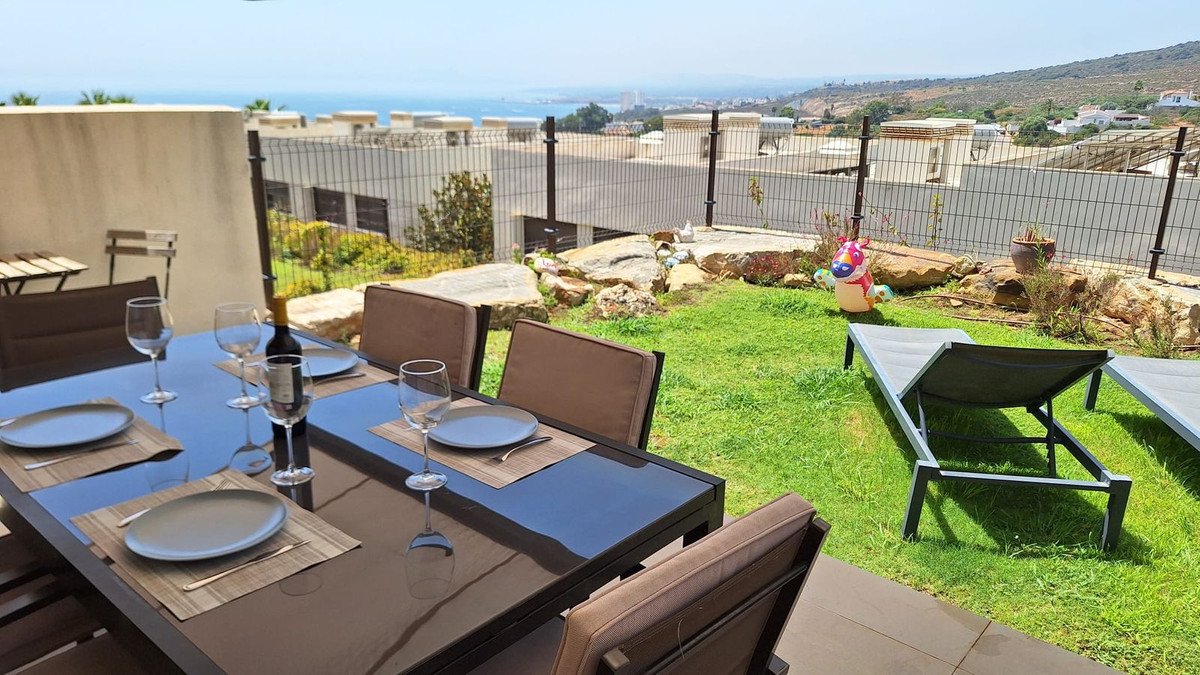 4 Bed Semi-Detached House in Manilva