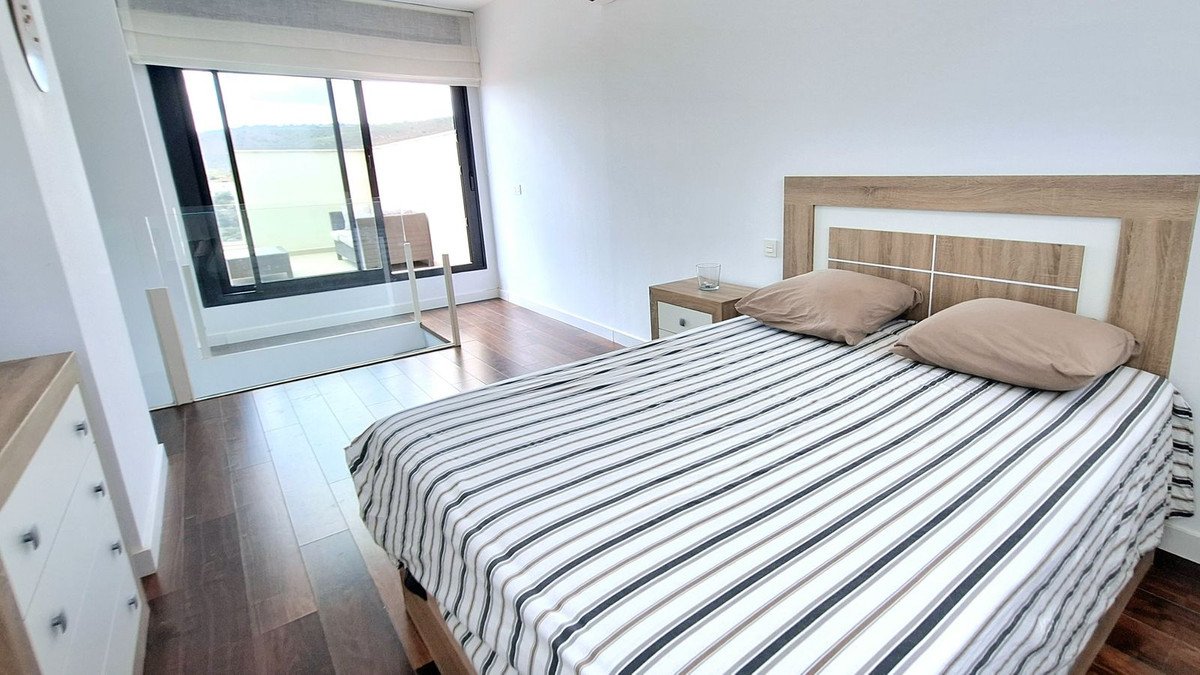 4 Bed Semi-Detached House in Manilva