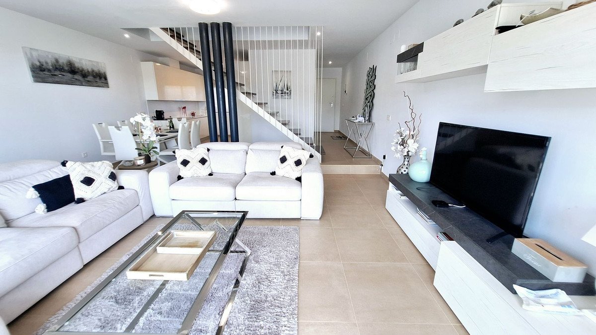 4 Bed Semi-Detached House in Manilva