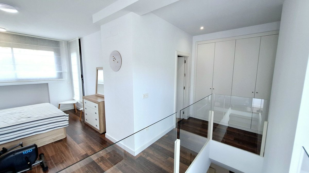 4 Bed Semi-Detached House in Manilva