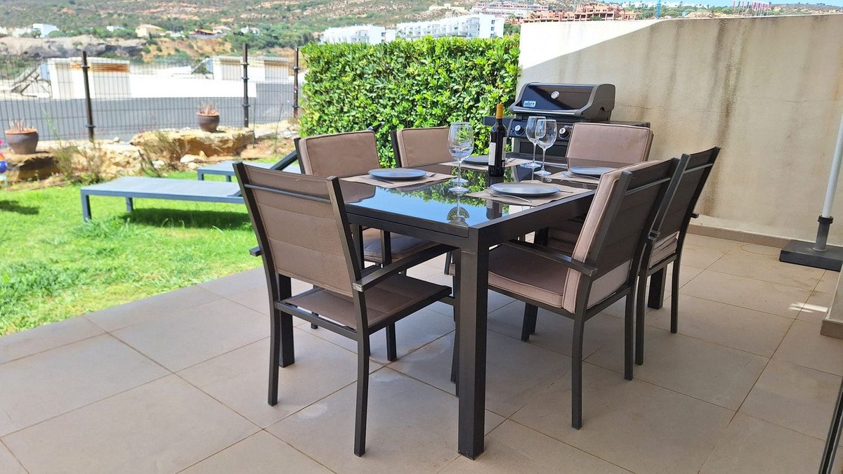 4 Bed Semi-Detached House in Manilva