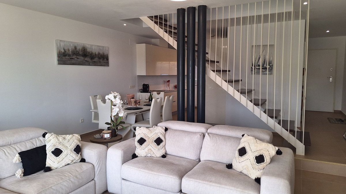 4 Bed Semi-Detached House in Manilva