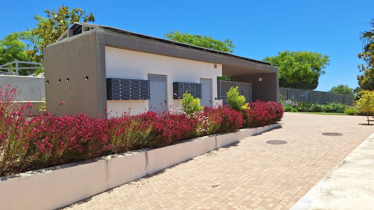 4 Bed Semi-Detached House in Manilva