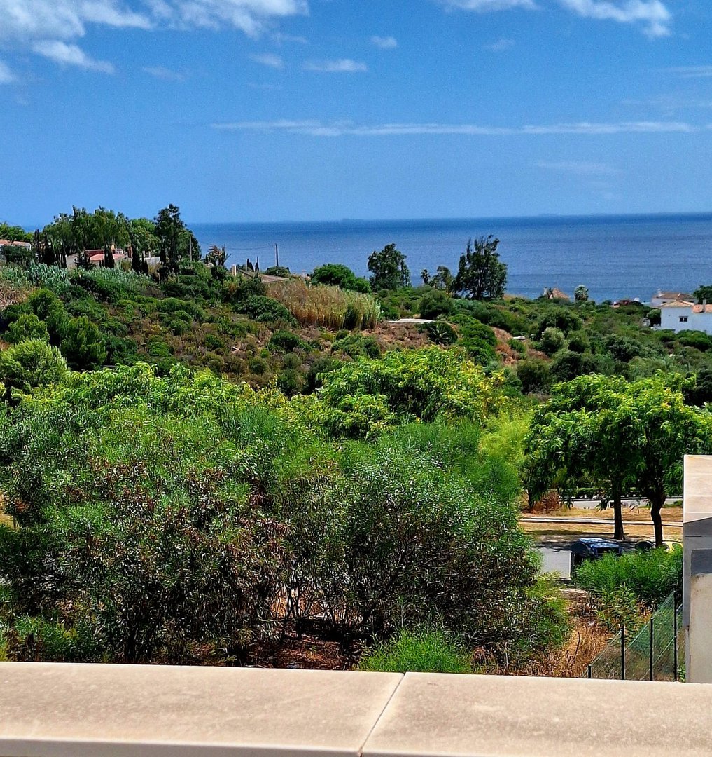 4 Bed Semi-Detached House in Manilva