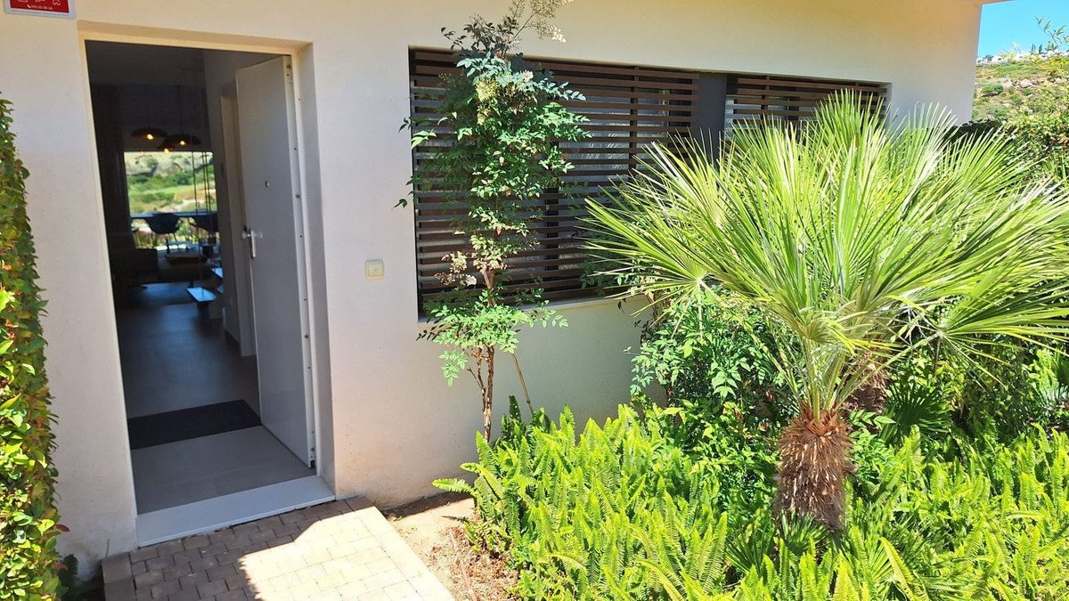 4 Bed Semi-Detached House in Manilva