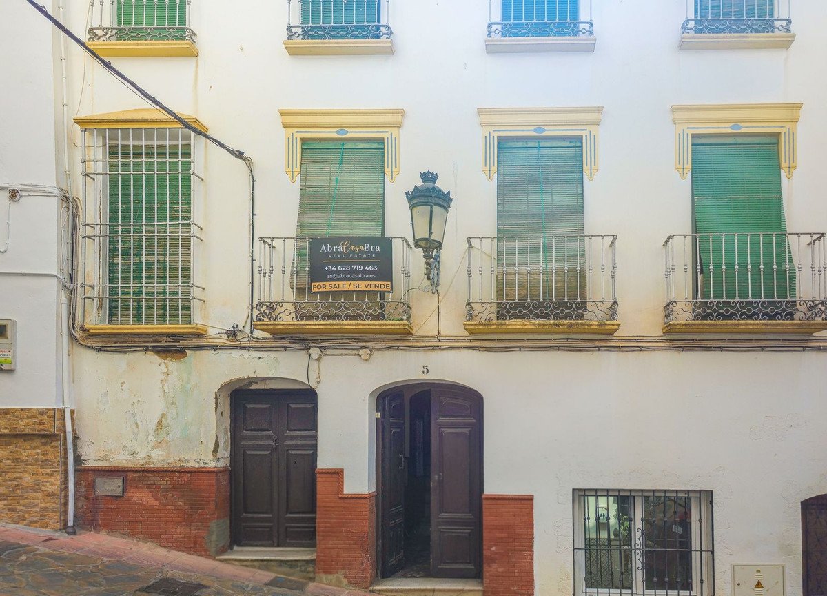 10 Bed Townhouse in Cómpeta
