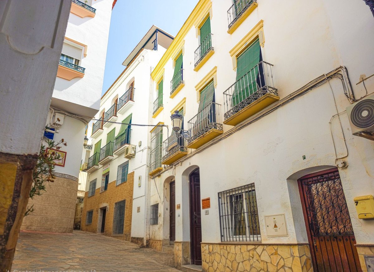 10 Bed Townhouse in Cómpeta