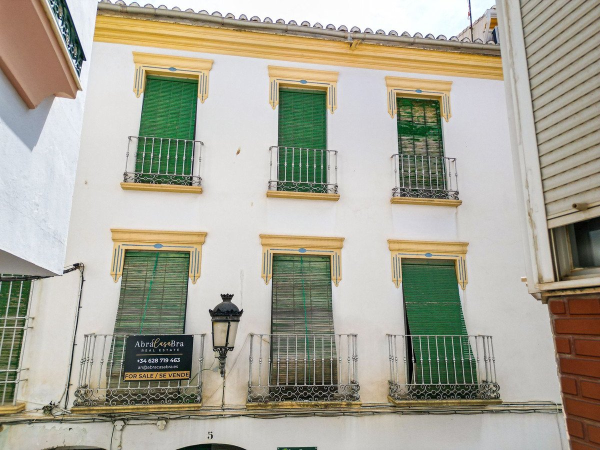 10 Bed Townhouse in Cómpeta