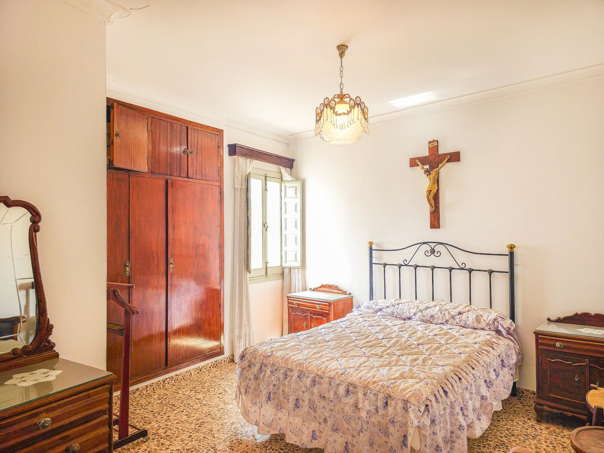 10 Bed Townhouse in Cómpeta