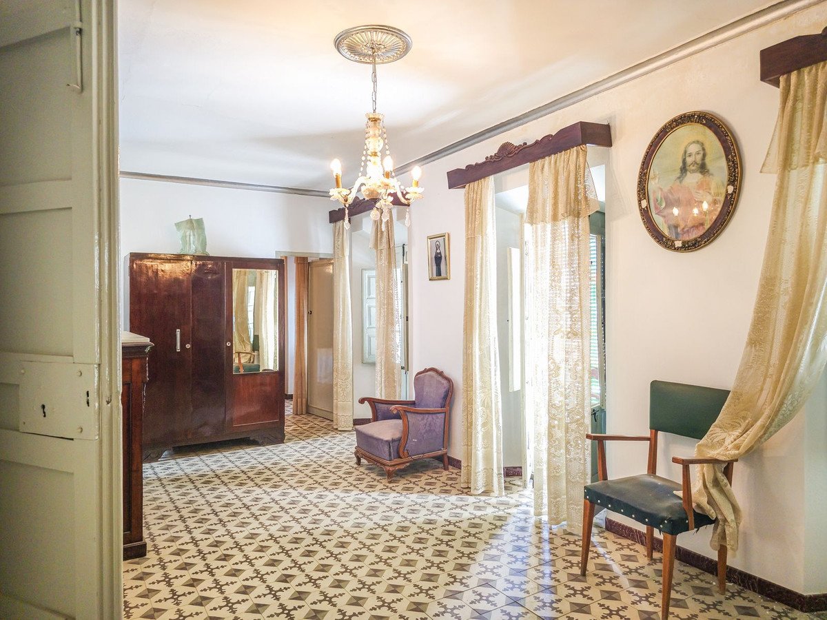 10 Bed Townhouse in Cómpeta