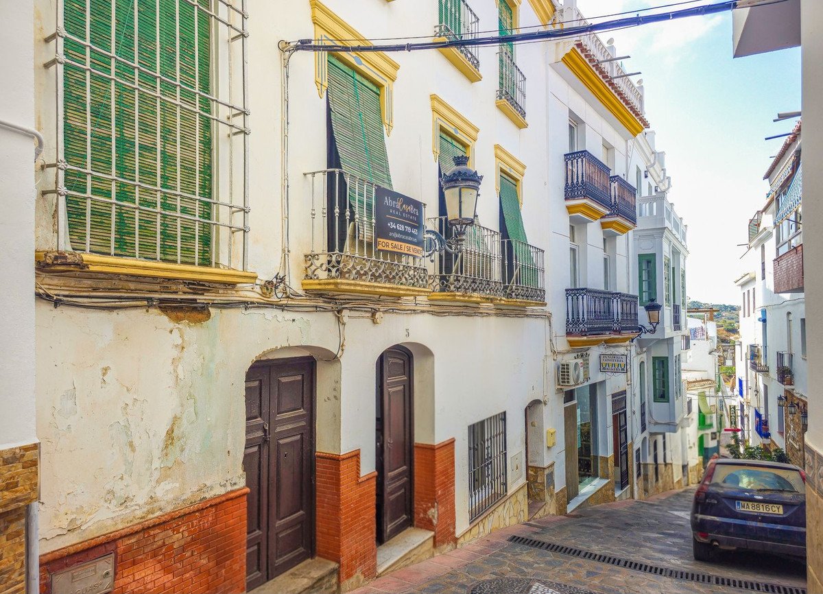 10 Bed Townhouse in Cómpeta
