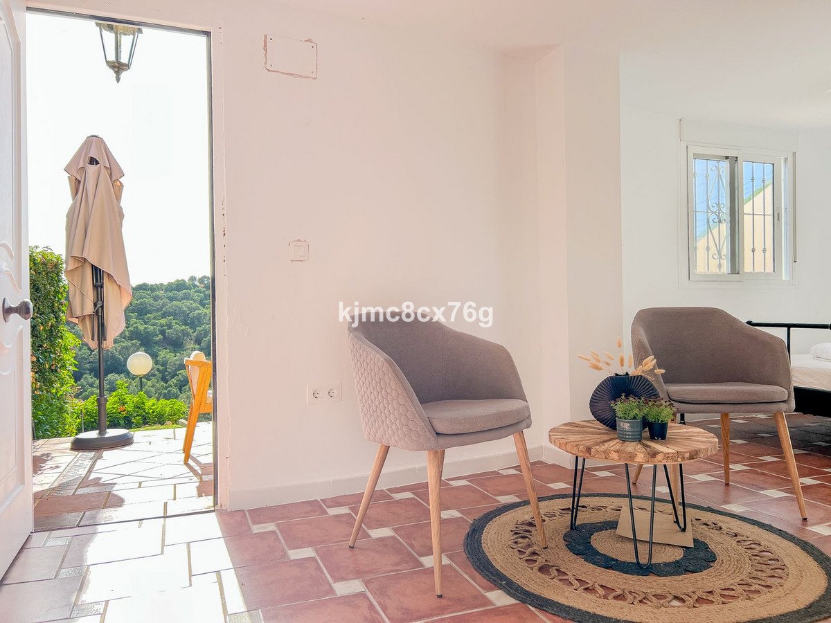 4 Bed Townhouse in Calahonda