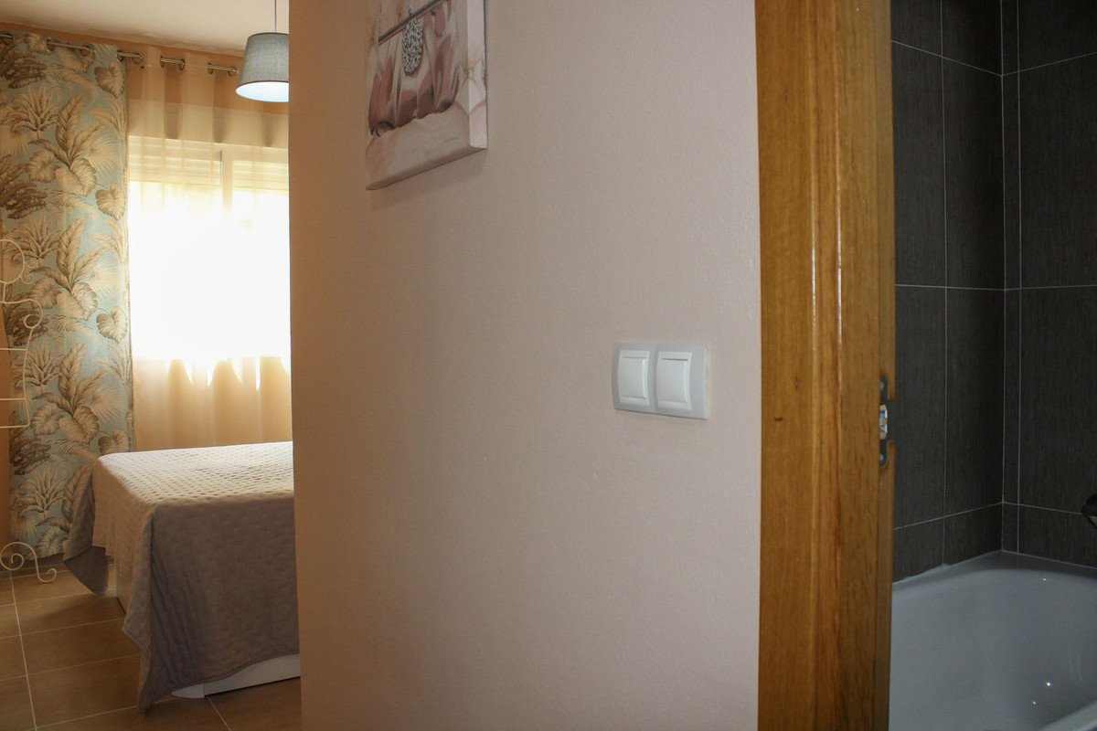 2 Bed Middle Floor Apartment in Torrox