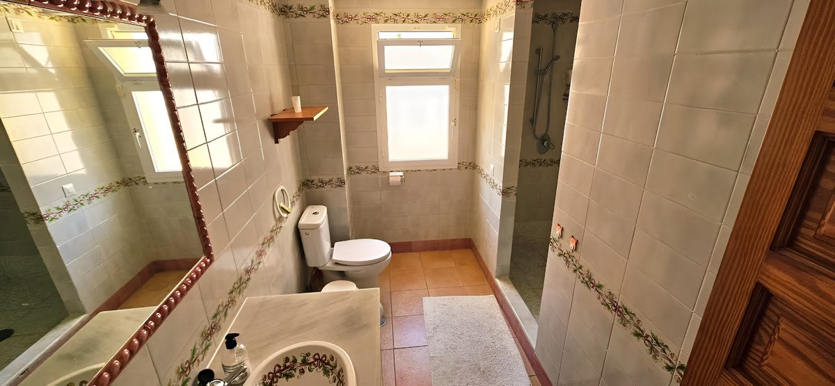 6 Bed Detached Villa in Sotogrande Costa