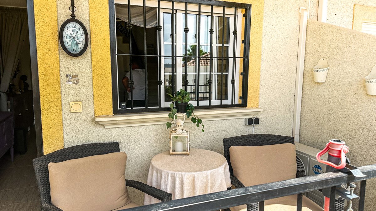 2 Bed Townhouse in Orihuela