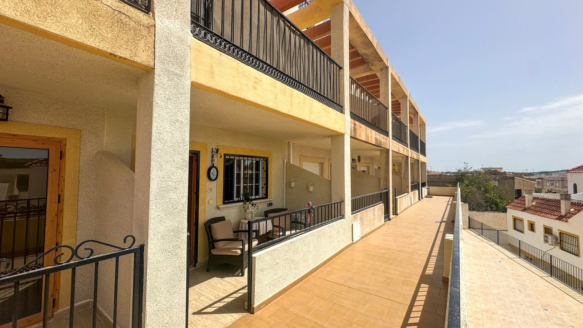 2 Bed Townhouse in Orihuela